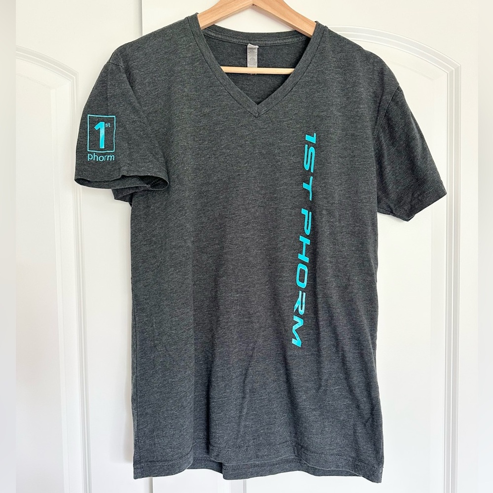 1stPhorm V-Neck Tee - Men’s M
